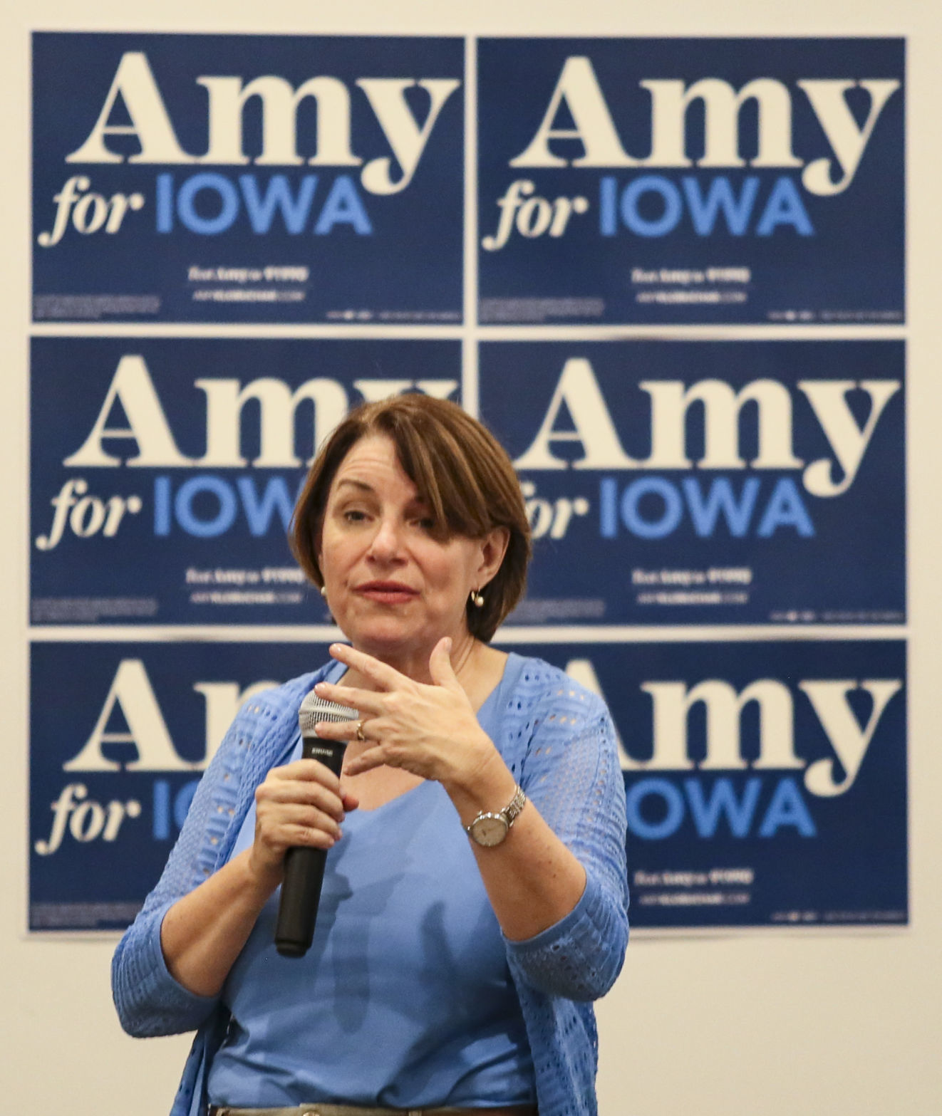 101919-mda-nws-klobuchar-02.jpg